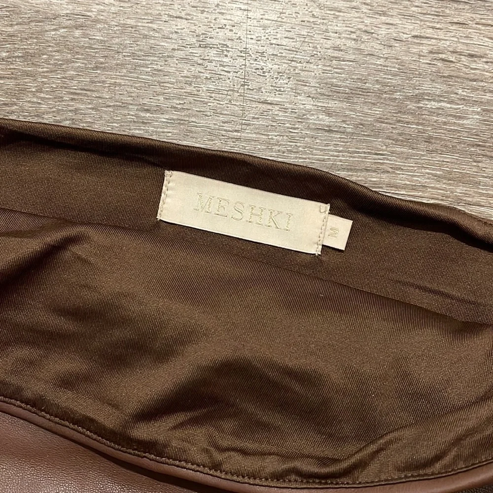 MESHKI vegan leather crop top - Picture 3 of 4